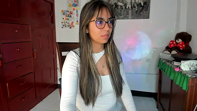 Isabellaa22 1 online show from February 2025 01:06:01 PM