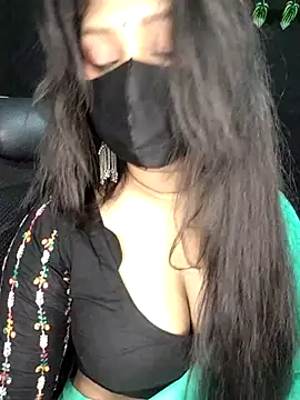 Idhika Paul online show from November 2025 10:01:02 AM