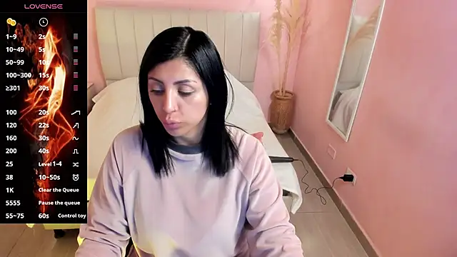 tiffani  love online show from December 2024 12:20:02 PM