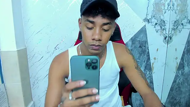 Snapshot of Hottwinkguys chatting on November 2025 10:41:02 PM Hottwinkguys online show from November 2025 10:41:02 PM