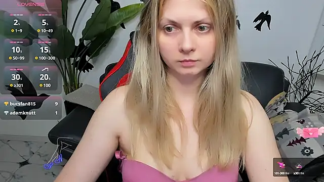 Snapshot of SmilingEmily_ chatting on February 2025 09:37:01 AM SmilingEmily online show from February 2025 09:37:01 AM