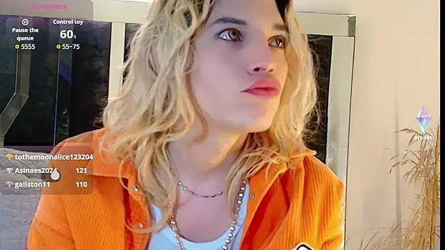 Snapshot of honey_skin chatting on November 2025 01:08:02 AM honey skin online show from November 2025 01:08:02 AM