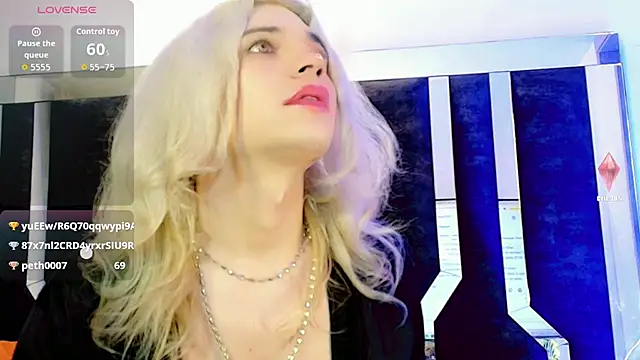 Snapshot of honey_skin chatting on December 2025 02:30:02 AM honey skin online show from December 2025 02:30:02 AM