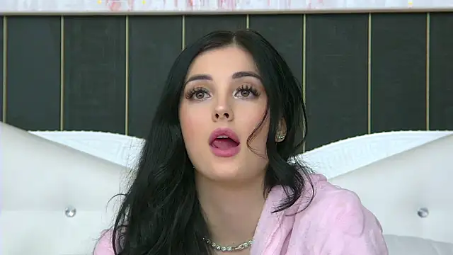 Snapshot of SophiaVilner chatting on December 2024 10:44:02 PM SophiaVilner online show from December 2024 10:44:02 PM
