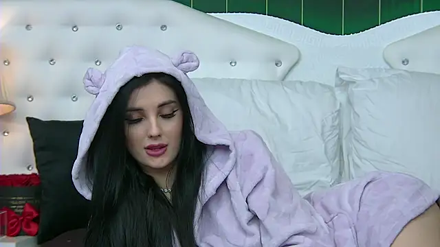 Snapshot of SophiaVilner chatting on December 2024 01:26:02 AM SophiaVilner online show from December 2024 01:26:02 AM