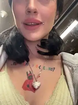 Snapshot of Melissa_crazy chatting on October 2025 03:33:02 PM Melissa crazy online show from October 2025 03:33:02 PM