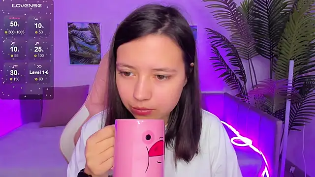 Snapshot of Lina_Brownie chatting on October 2025 02:42:02 AM Lina Brownie online show from October 2025 02:42:02 AM