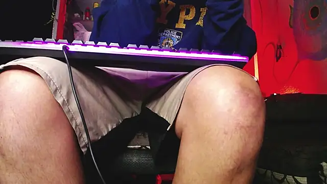 zacwatson  online show from September 2025 09:15:01 PM