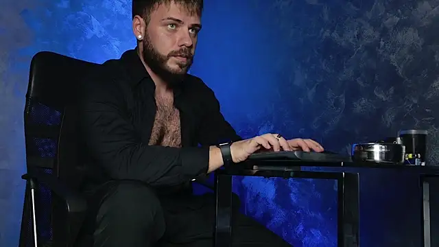 juliusmasters online show from December 2025 08:58:01 PM