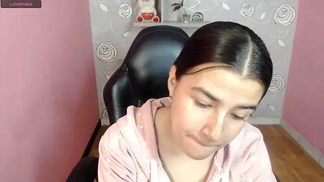 Linda Mattel online show from February 2025 02:38:02 PM