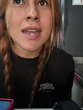 Snapshot of Amber_Martins_ chatting on February 2025 07:30:01 PM Amber Martins online show from February 2025 07:30:01 PM