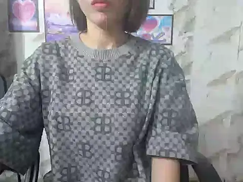 Love bug15 online show from March 2025 12:02:02 PM