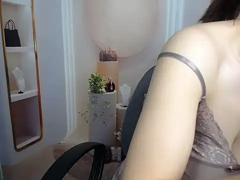 Love bug15 online show from September 2025 07:40:02 AM