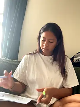 VanessaBling online show from November 2025 04:06:01 PM