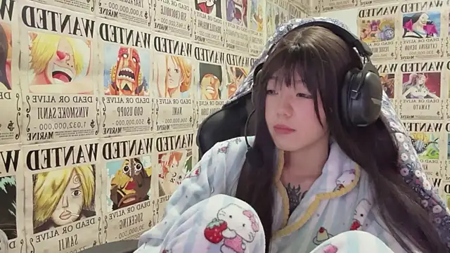SNAKEgirlQAQ online show from September 2025 06:22:02 PM