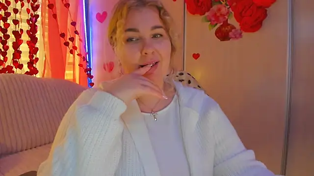 CoraSwon online show from February 2025 07:11:01 AM