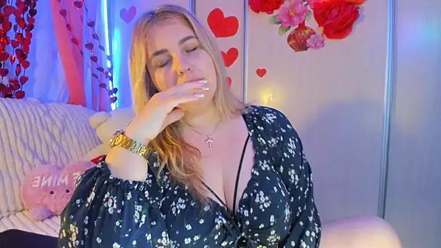 CoraSwon online show from February 2025 10:18:02 PM