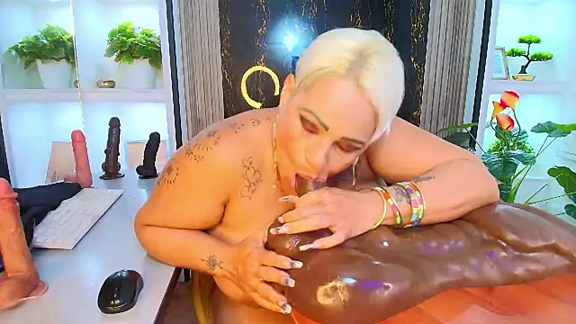 GianellaCox  online show from December 2024 08:47:02 PM