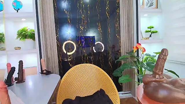 GianellaCox  online show from January 2025 08:26:01 PM