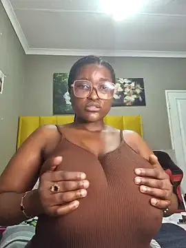 Bustygoddess32 online show from December 2024 07:32:02 PM