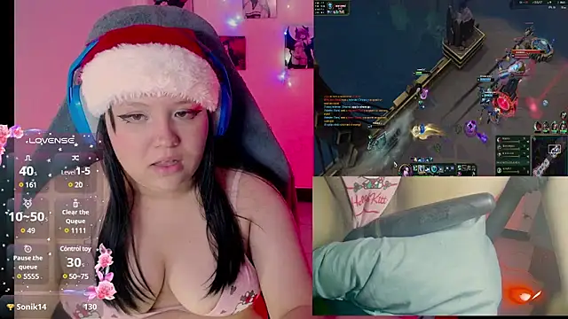 Snapshot of crystal7u7 chatting on December 2024 06:53:01 AM crystal7u7 online show from December 2024 06:53:01 AM