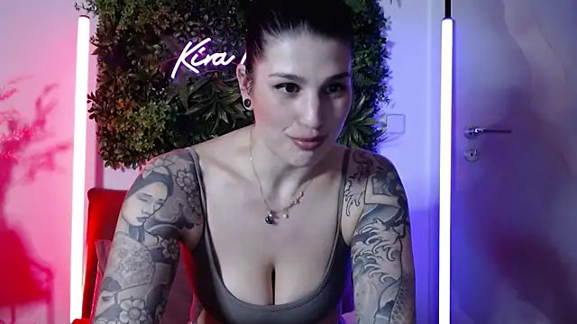 KiraKane1 online show from January 2025 04:44:01 PM