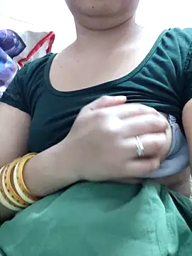 Snapshot of Aaradhya chatting on February 2025 01:31:02 AM Aaradhya online show from February 2025 01:31:02 AM