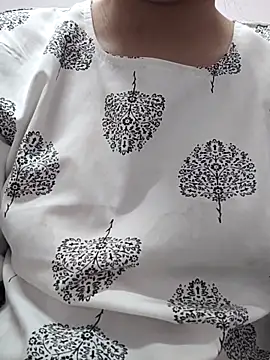 Snapshot of Aaradhya chatting on February 2025 01:02:02 AM Aaradhya online show from February 2025 01:02:02 AM