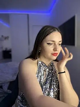 Snapshot of HoneySweetBee chatting on December 2025 11:45:01 PM HoneySweetBee online show from December 2025 11:45:01 PM