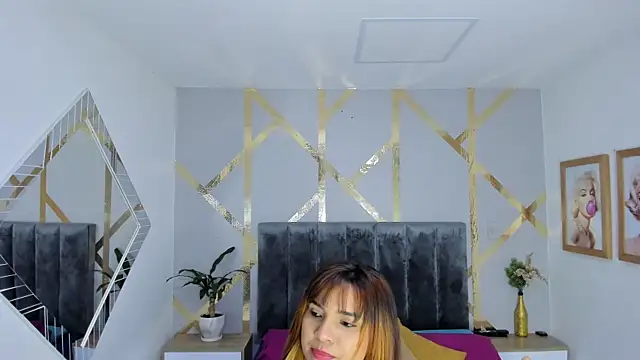angelina castroo online show from December 2024 03:17:02 AM