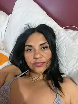 paolagomez  online show from December 2024 09:54:02 AM