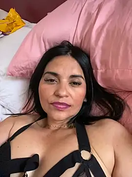 paolagomez  online show from December 2024 06:26:02 PM