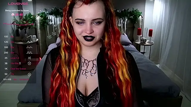 Miss Maya Mils online show from December 2024 01:00:02 AM