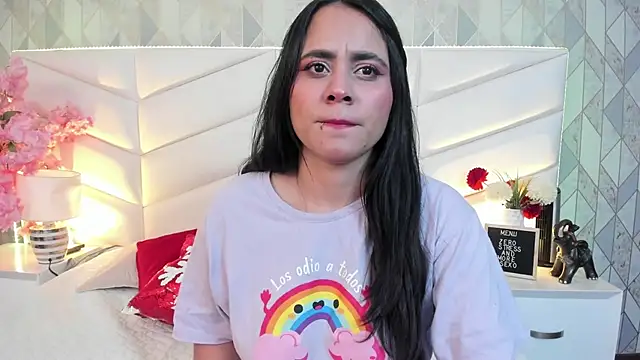 Brenda Garcia online show from December 2024 11:03:01 PM