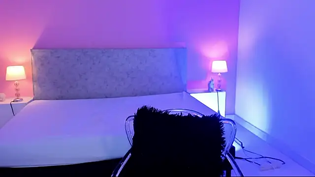 BlakmillerrGilson online show from September 2025 07:52:01 PM