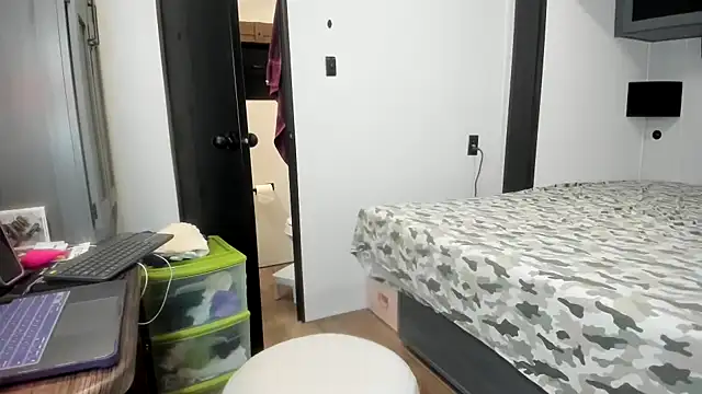 Snapshot of Persiasparadise chatting on December 2025 01:46:02 AM Persiasparadise online show from December 2025 01:46:02 AM