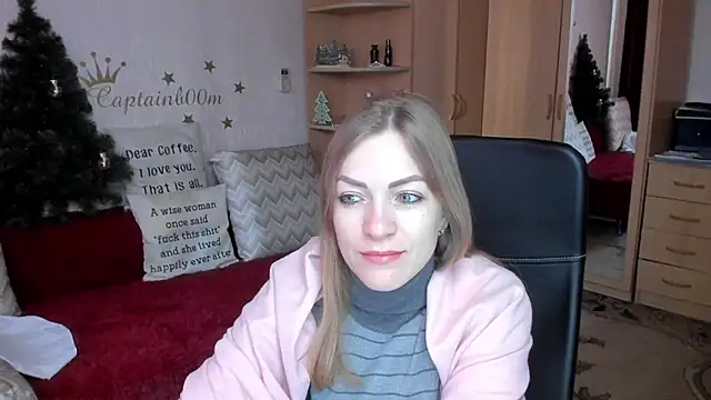 SilviaEyes online show from December 2024 10:22:01 AM