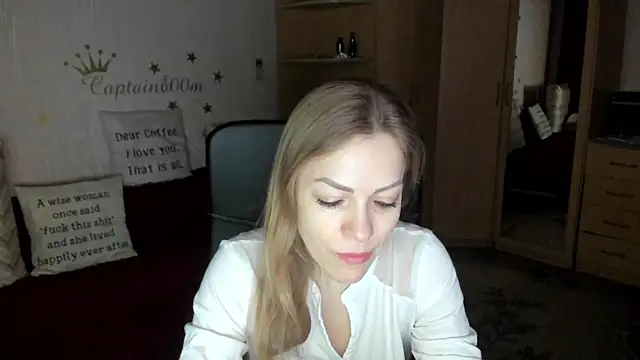 SilviaEyes online show from January 2025 04:10:01 AM