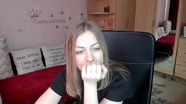 SilviaEyes online show from March 2025 08:02:01 AM