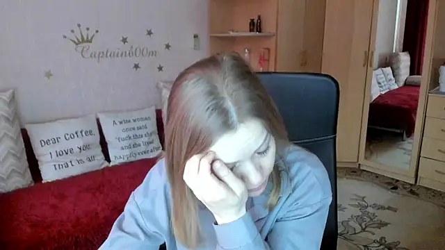SilviaEyes online show from March 2025 08:21:02 AM