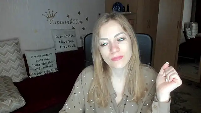 SilviaEyes online show from September 2025 02:55:02 AM