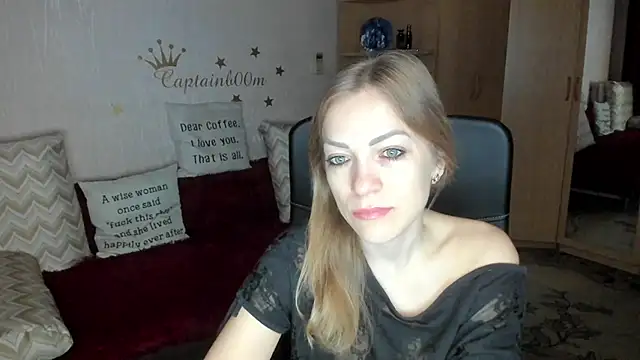 SilviaEyes online show from September 2025 03:18:02 AM