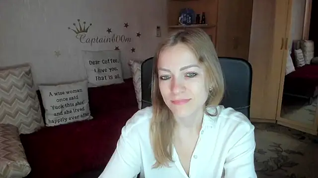 SilviaEyes online show from September 2025 03:19:02 AM