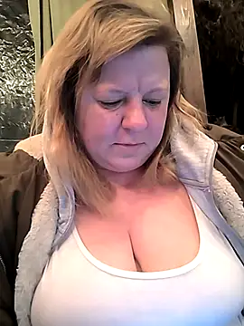 jusichka online show from October 2025 06:06:02 PM