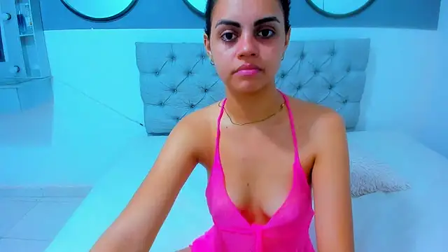 Snapshot of Sara_valentina2 chatting on March 2025 03:18:01 PM Sara valentina2 online show from March 2025 03:18:01 PM