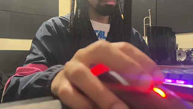 hotcamboy420 online show from November 2025 05:06:01 AM