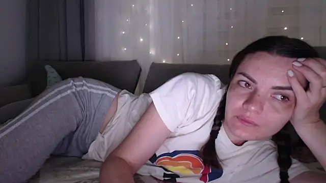  JustmeHere  online show from December 2025 06:18:01 AM