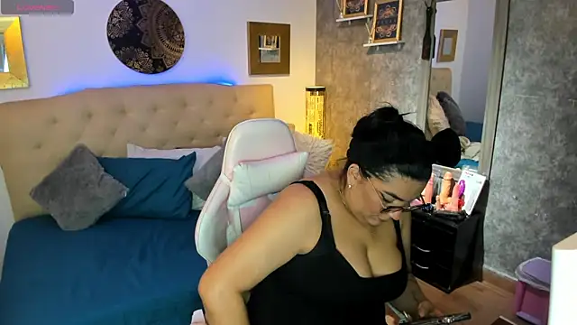 Daring  natasha  online show from February 2025 02:28:02 AM