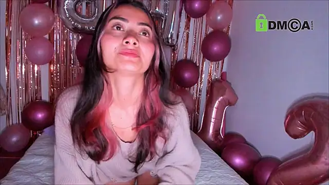 Snapshot of Lauren_A chatting on December 2024 04:34:01 PM Lauren A online show from December 2024 04:34:01 PM