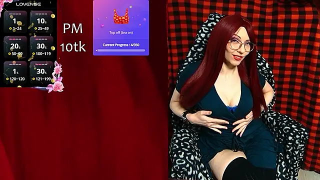 Snapshot of ElliMoor chatting on October 2025 10:17:02 AM ElliMoor online show from October 2025 10:17:02 AM